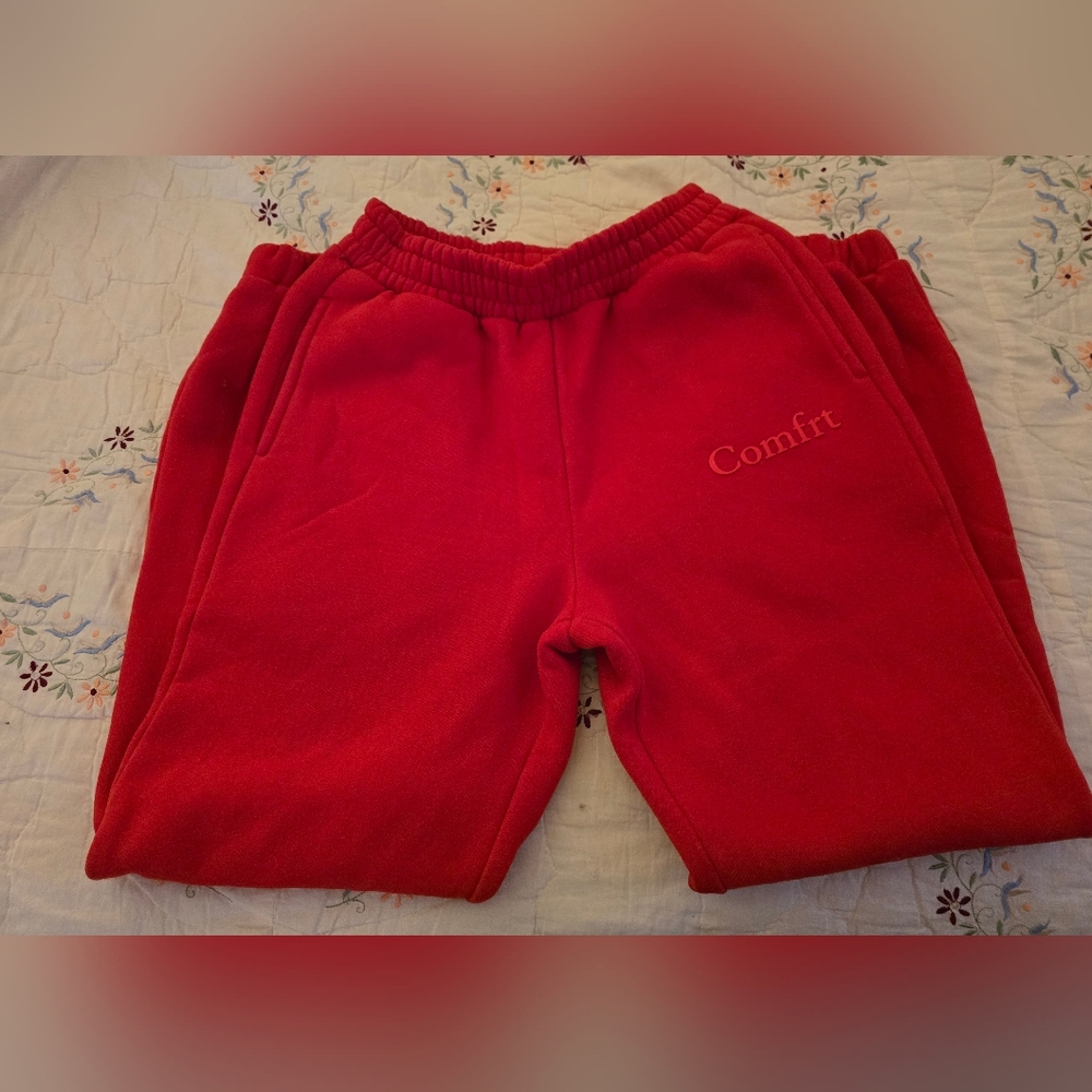 Red Comfrt Sweatpants
